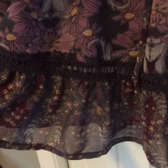 Cute top - Picture 3 of 6